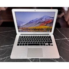 Macbook Air 13 i5/4Gb/256SSD Silver б/у