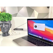 MacBook Pro 13 (m1/8Gb/256SSD) б/у цвета в ассортименте 